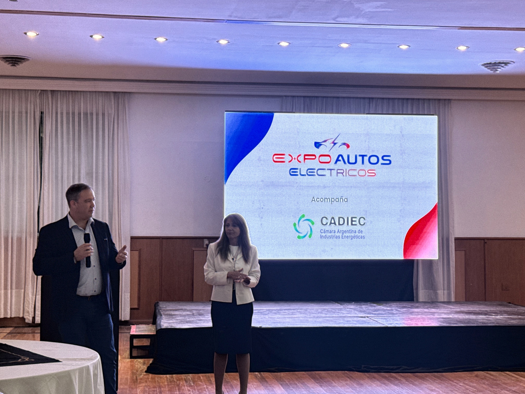 Acompañamos el lanzamiento de la Expo Autos Eléctricos 2027